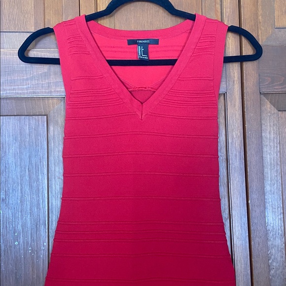 FOREVER 21 CHERRY RED BODYCON CUTOUT DRESS W/STRIPE PATTERN ~ SMALL - Picture 6 of 10